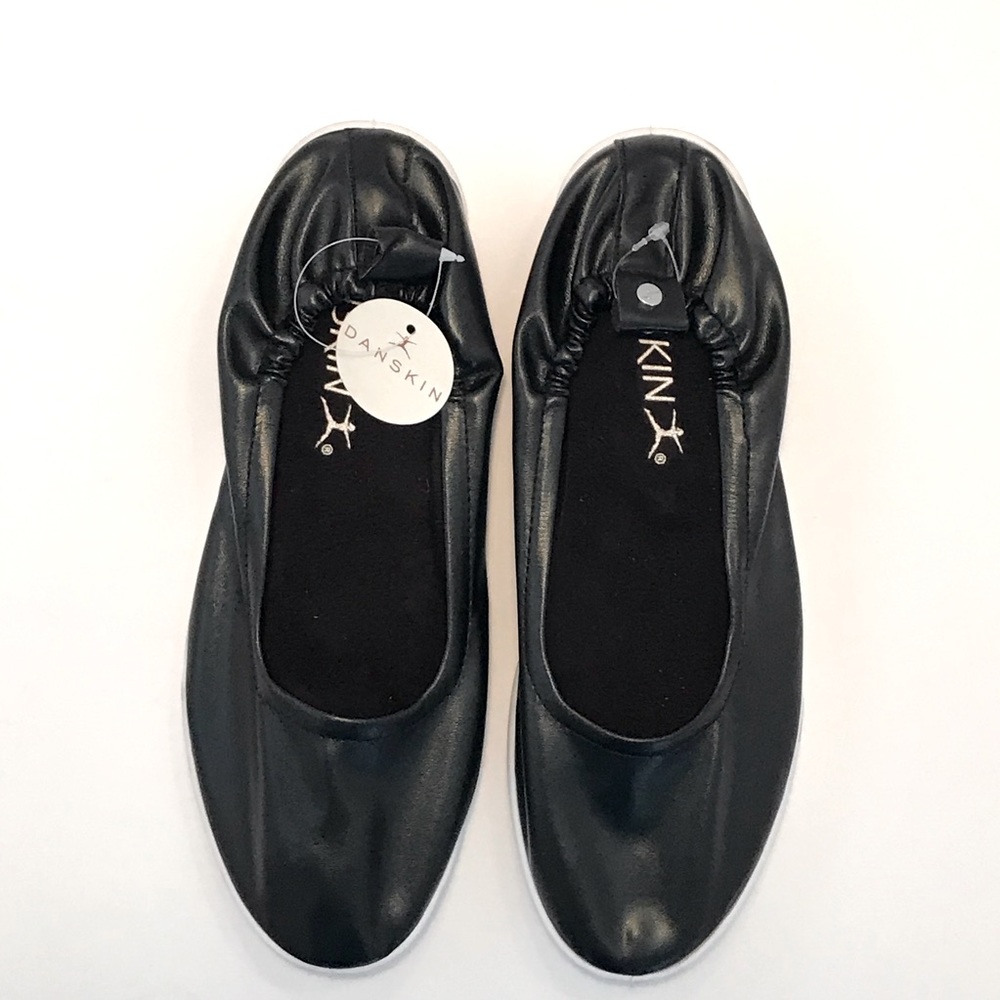 New DANSKIN Women’s Size 6 Memory Foam Vegan Black Ballet Flats